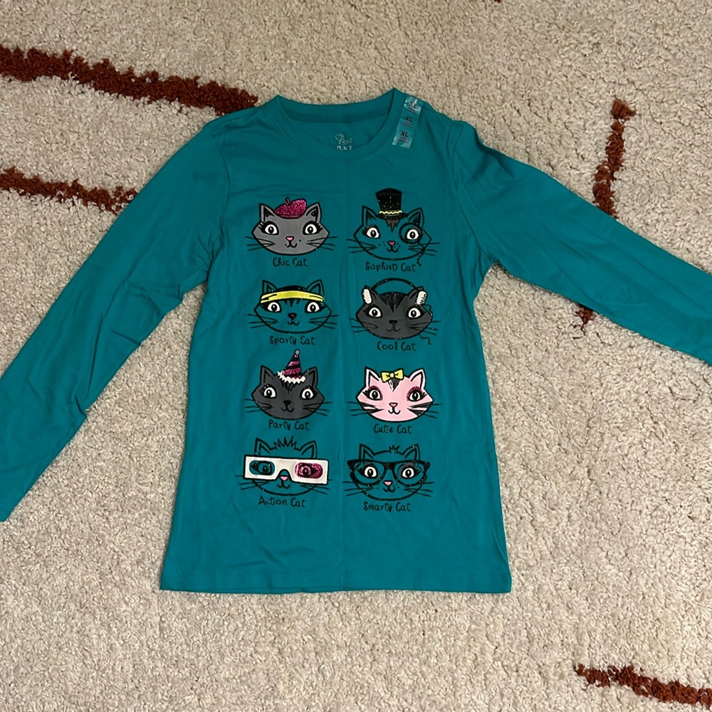 Girl’s long-sleeve graphic tee